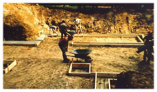 Formed reinforced concrete footings